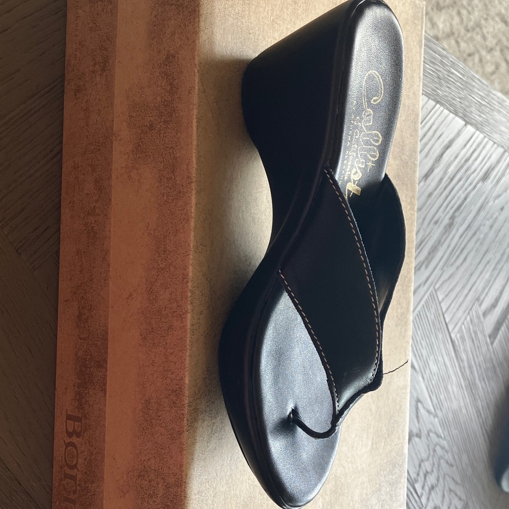 Callisto Black Leather Thong Flatform Sandal with Contrast Stitching - Picture 4 of 5